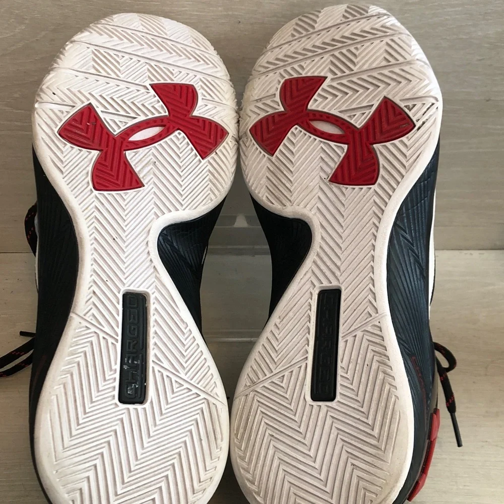 Under Armour Clutchfit Drive 2 Black & White Unisex Basketball Shoes Men’s 10